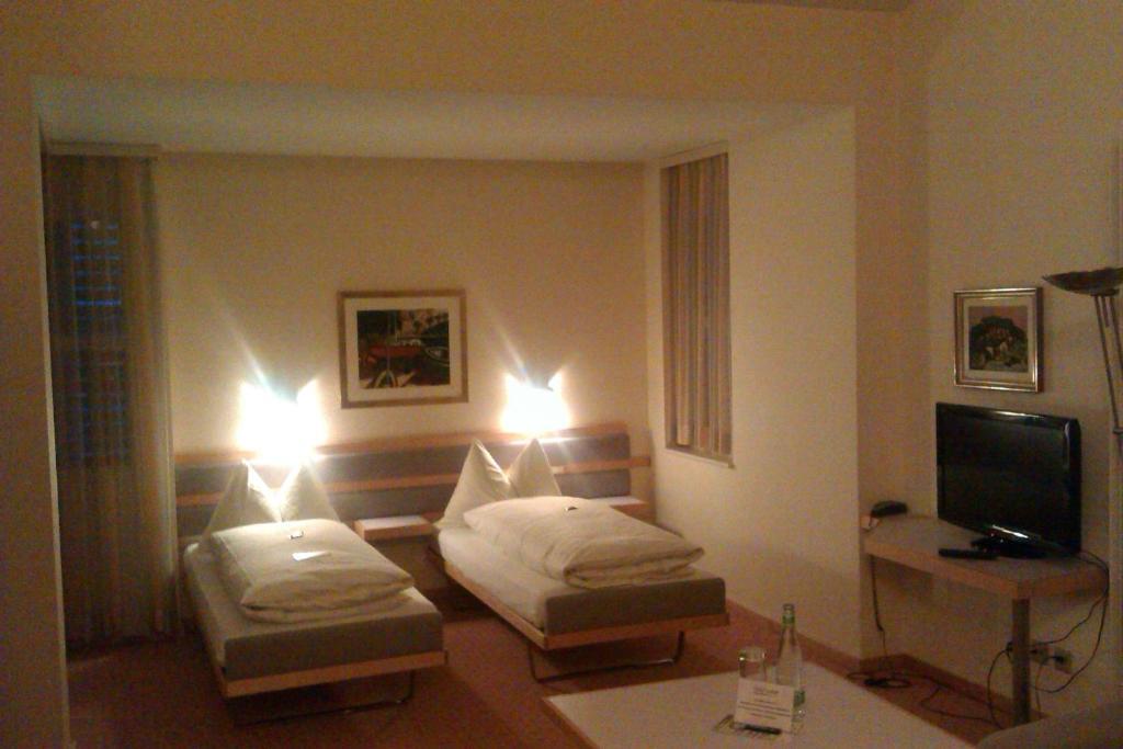 Lorze Hotel Cham Habitación foto