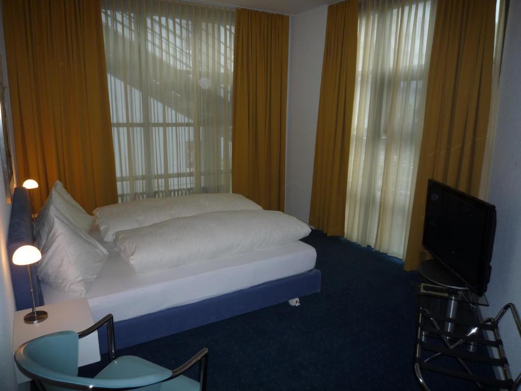 Lorze Hotel Cham Habitación foto