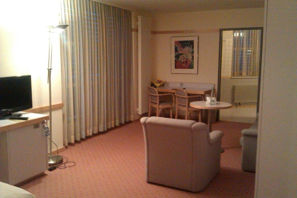 Lorze Hotel Cham Habitación foto